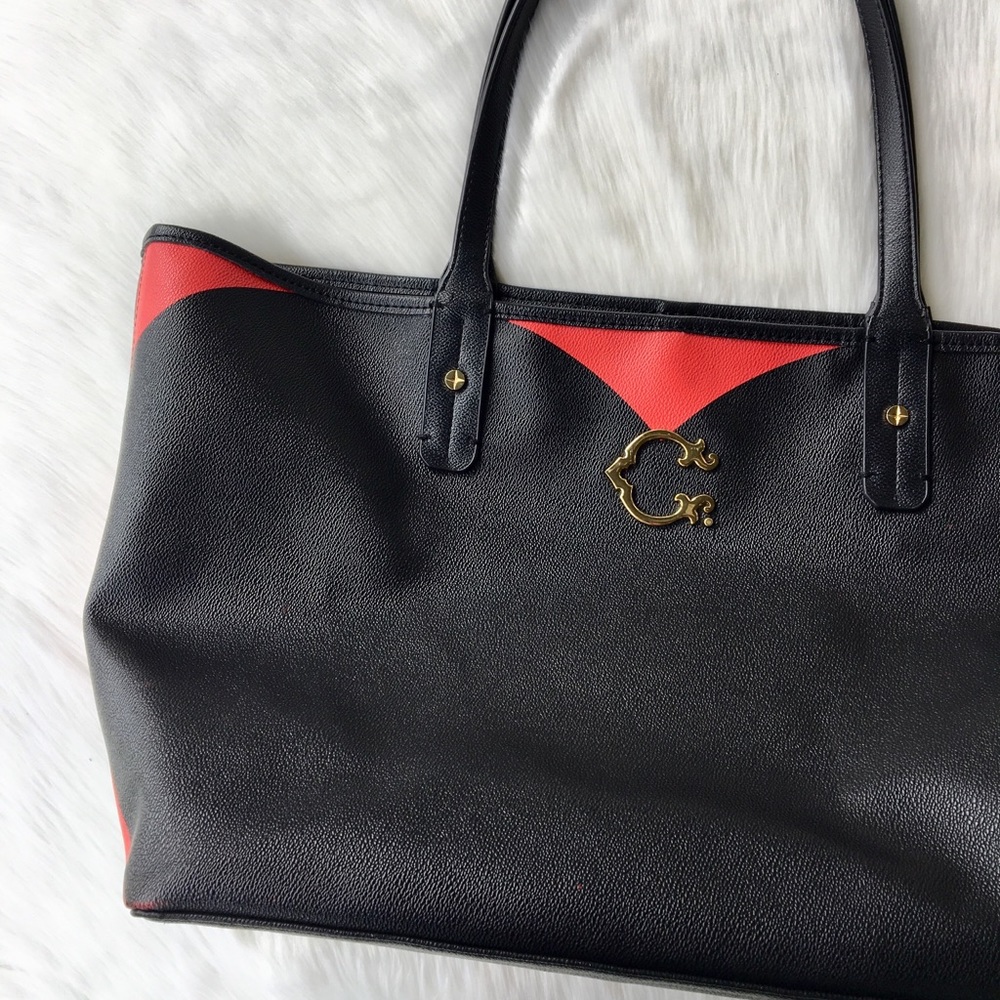 C Wonder Black & Red Shoulder Bag